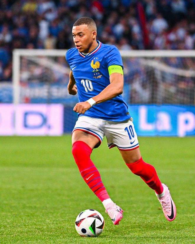 爱游戏中国包含姆巴佩新星问鼎冠军表现惊艳，皇家马德里未来可期！的词条